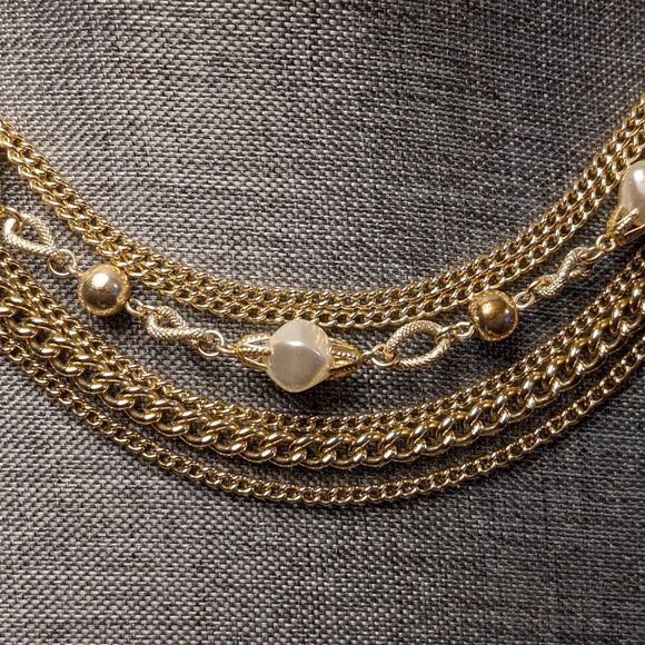 Vintage gorgeous layered goldtone links & pearl statement necklace - Picture 3 of 13